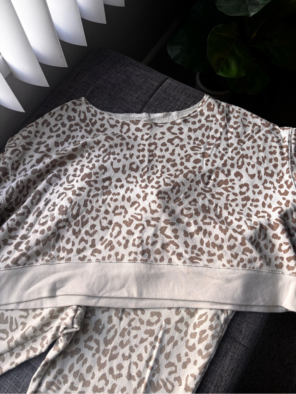 Women’s Leopard Print Longe/Pajama Set - Picture 2 of 7